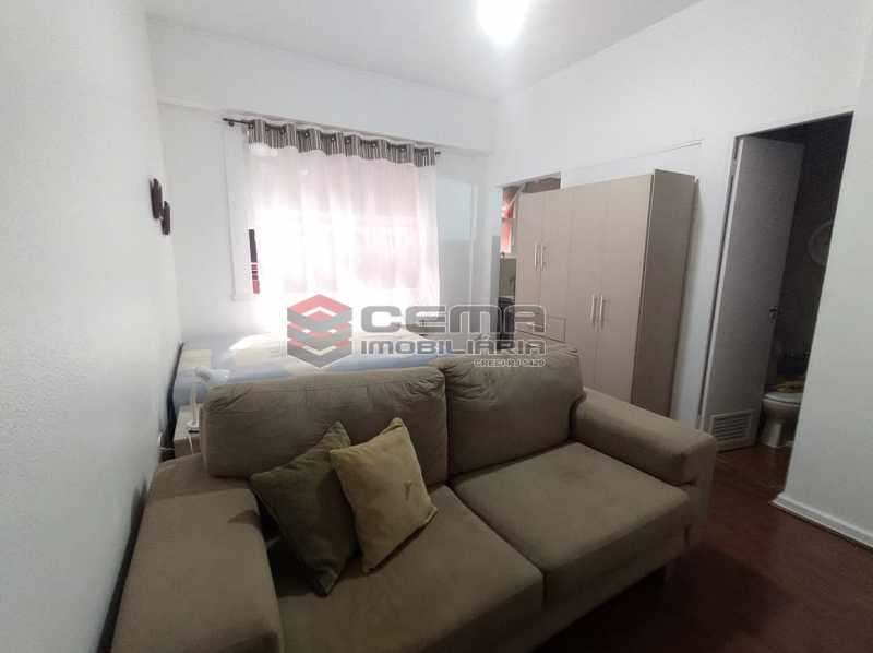 Conheça sala e quarto do imóvel - Excelente Conjugado mobiliado no Flamengo, perto do metrô. - LAKI10383 - 1 sala e quarto - Excelente Conjugado mobiliado no Flamengo, perto do metrô. - LAKI10383 - 1