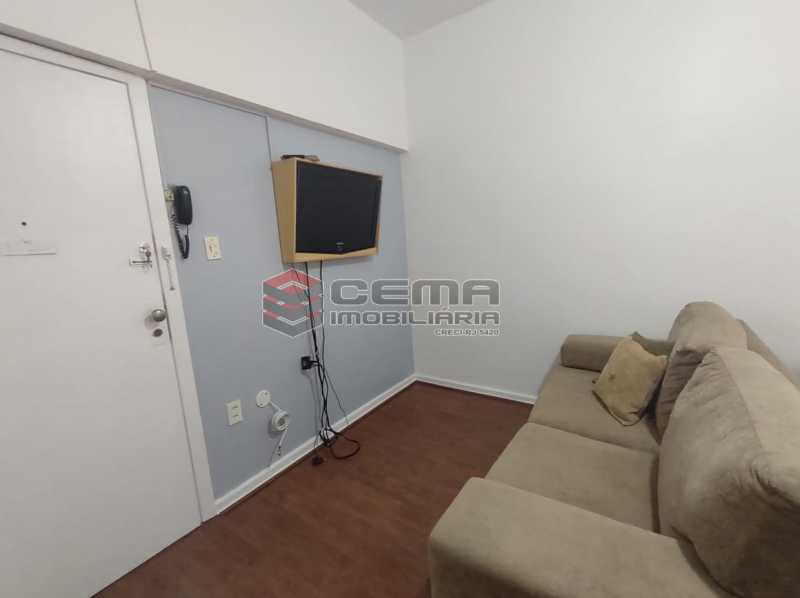 Conheça sala e quarto do imóvel - Excelente Conjugado mobiliado no Flamengo, perto do metrô. - LAKI10383 - 9 sala e quarto - Excelente Conjugado mobiliado no Flamengo, perto do metrô. - LAKI10383 - 9