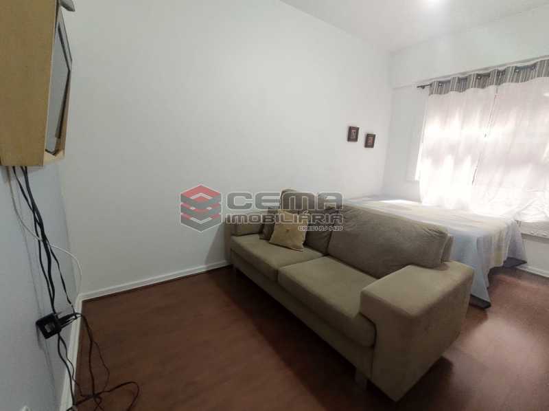 Conheça sala e quarto do imóvel - Excelente Conjugado mobiliado no Flamengo, perto do metrô. - LAKI10383 - 3 sala e quarto - Excelente Conjugado mobiliado no Flamengo, perto do metrô. - LAKI10383 - 3