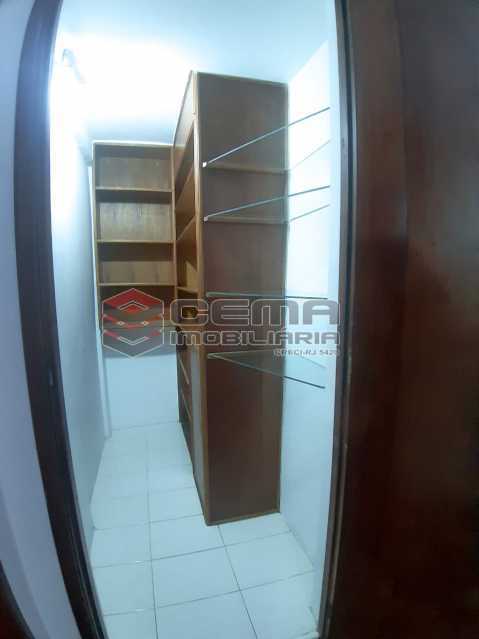 Conheça armário do corredor do imóvel - tres quartos Copacabana - LAAP34301 - 24 armário do corredor - tres quartos Copacabana - LAAP34301 - 24