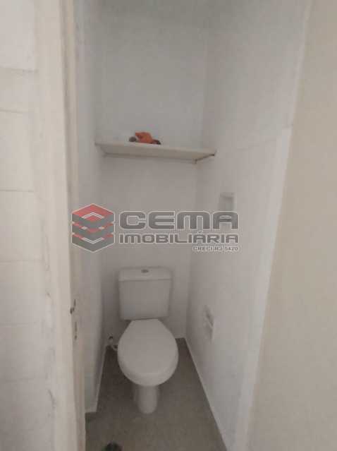 Conheça banheiro de serviço do imóvel - Excelente Apartamento Quarto e sala com vaga em Botafogo - LAAP12842 - 17 banheiro de serviço - Excelente Apartamento Quarto e sala com vaga em Botafogo - LAAP12842 - 17