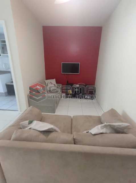 Conheça sala do imóvel - Excelente Apartamento MOBILIADO com 2 quartos, suíte e vaga em Botafogo - LAAP25099 - 7 sala - Excelente Apartamento MOBILIADO com 2 quartos, suíte e vaga em Botafogo - LAAP25099 - 7
