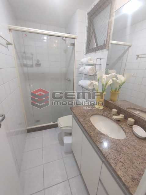Conheça banheiro suite do imóvel - Excelente Apartamento MOBILIADO com 2 quartos, suíte e vaga em Botafogo - LAAP25099 - 13 banheiro suite - Excelente Apartamento MOBILIADO com 2 quartos, suíte e vaga em Botafogo - LAAP25099 - 13