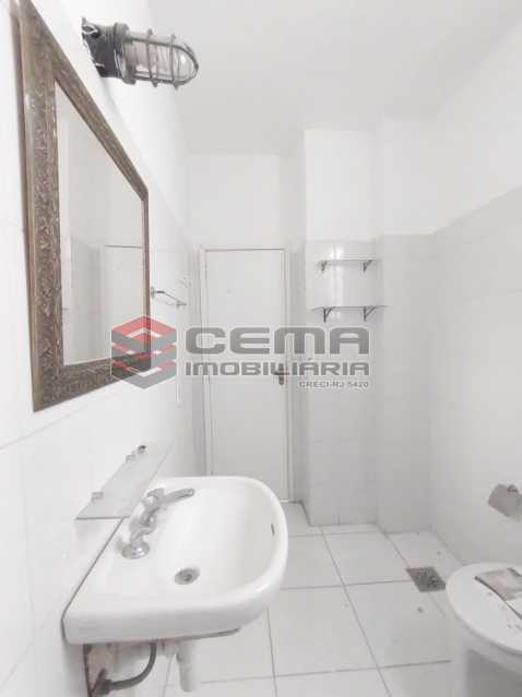 Conheça Banheiro 1. do imóvel - Excelente apartamento de dois quartos no Flamengo. EXCLUSIVIDADE!! - LAAP25103 - 17 Banheiro 1. - Excelente apartamento de dois quartos no Flamengo. EXCLUSIVIDADE!! - LAAP25103 - 17