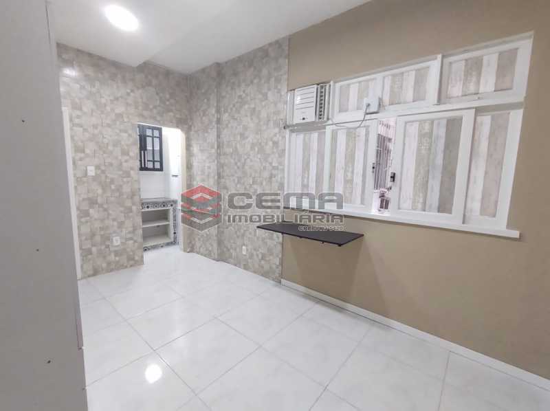Conheça quarto do imóvel - Reformadíssimo conjugado em Copacabana - LAKI01388 - 1 quarto - Reformadíssimo conjugado em Copacabana - LAKI01388 - 1