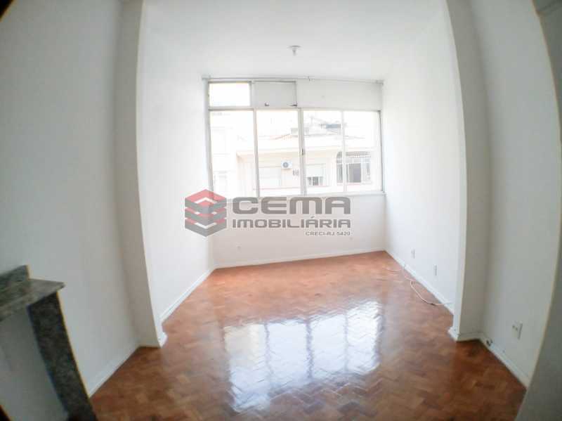 Conheça Sala/quarto do imóvel - Excelente conjugado na quadra da Praia do Flamengo!!! - LAKI01396 - 5 Sala/quarto - Excelente conjugado na quadra da Praia do Flamengo!!! - LAKI01396 - 5