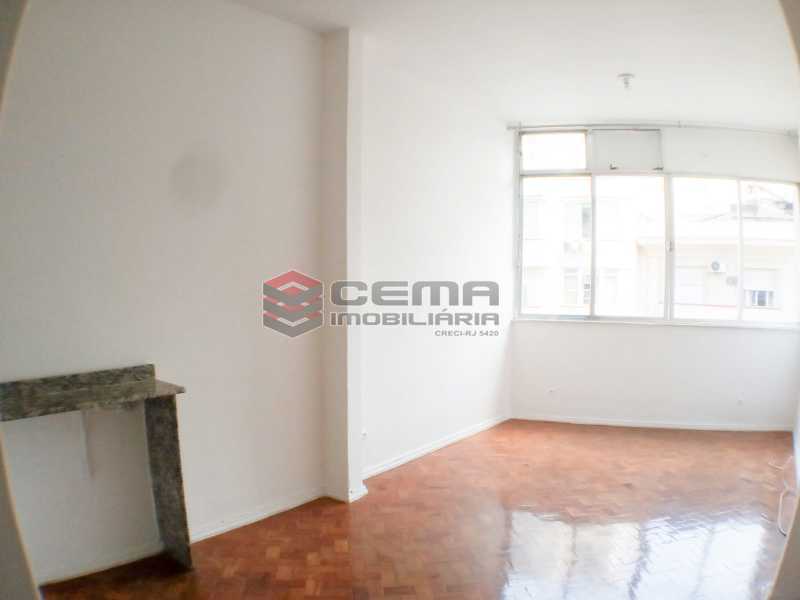 Conheça Sala/quarto do imóvel - Excelente conjugado na quadra da Praia do Flamengo!!! - LAKI01396 - 6 Sala/quarto - Excelente conjugado na quadra da Praia do Flamengo!!! - LAKI01396 - 6