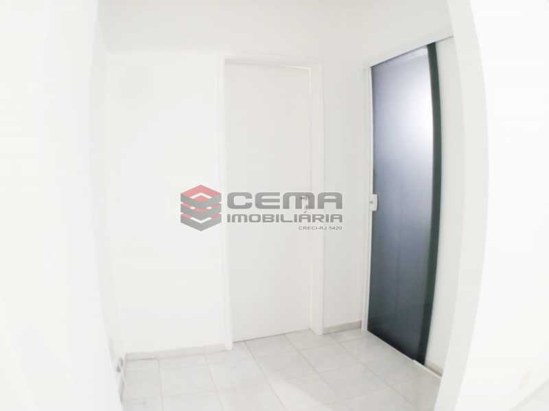 Conheça Circulação do imóvel - Quarto e sala na Praia de Botafogo!!! - LAAP12900 - 7 Circulação - Quarto e sala na Praia de Botafogo!!! - LAAP12900 - 7