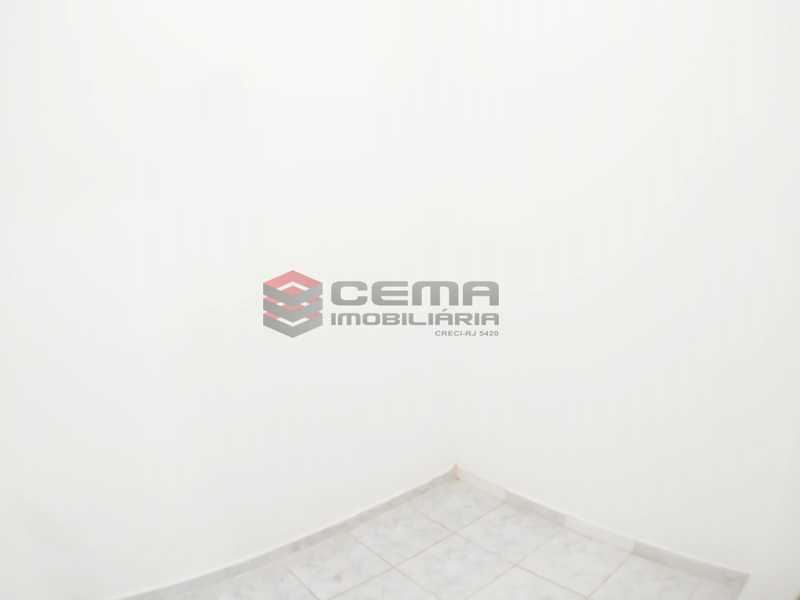 Conheça Quarto de serviço do imóvel - Quarto e sala na Praia de Botafogo!!! - LAAP12900 - 19 Quarto de serviço - Quarto e sala na Praia de Botafogo!!! - LAAP12900 - 19