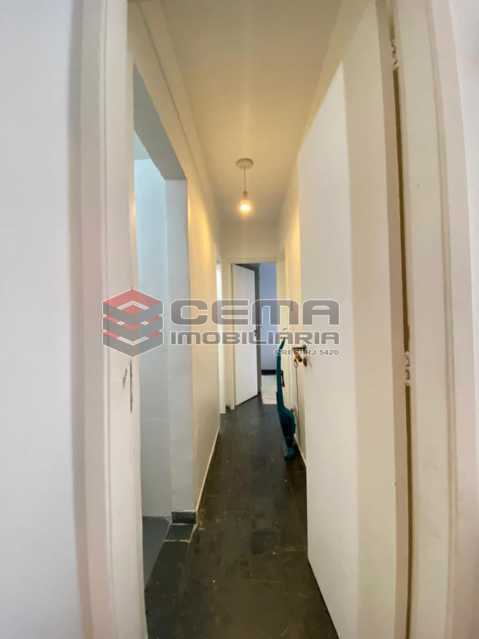 Conheça corredor do imóvel - Excelente Apartamento 2 quartos em Rua Bucólica de Laranjeiras ! - LAAP25213 - 6 corredor - Excelente Apartamento 2 quartos em Rua Bucólica de Laranjeiras ! - LAAP25213 - 6