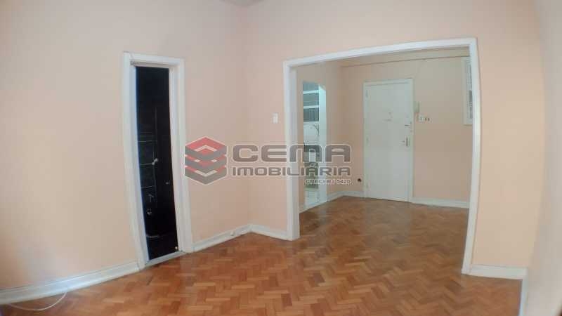 Conheça Sala / quarto do imóvel - Kitnet/Conjugado 32m² para alugar Flamengo, Zona Sul RJ - R$ 1.350 - LAKI01402 - 6 Sala / quarto - Kitnet/Conjugado 32m² para alugar Flamengo, Zona Sul RJ - R$ 1.350 - LAKI01402 - 6
