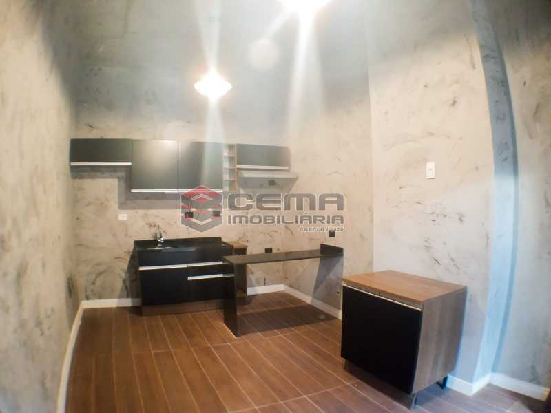 Conheça Sala com cozinha americana do imóvel - Apartamento 1 quarto para alugar Laranjeiras, Zona Sul RJ - R$ 1.700 - LAAP12920 - 7 Sala com cozinha americana - Apartamento 1 quarto para alugar Laranjeiras, Zona Sul RJ - R$ 1.700 - LAAP12920 - 7