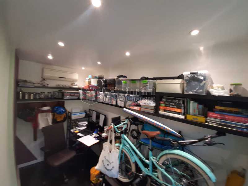 Conheça WhatsApp Image 2021-04-11 at 2 do imóvel - Apartamento para alugar com 3 quartos e 1 vaga na garagem em Laranjeiras, Zona Sul, Rio de Janeiro, RJ. 115m² - LAAP34447 - 19 WhatsApp Image 2021-04-11 at 2 - Apartamento para alugar com 3 quartos e 1 vaga na garagem em Laranjeiras, Zona Sul, Rio de Janeiro, RJ. 115m² - LAAP34447 - 19