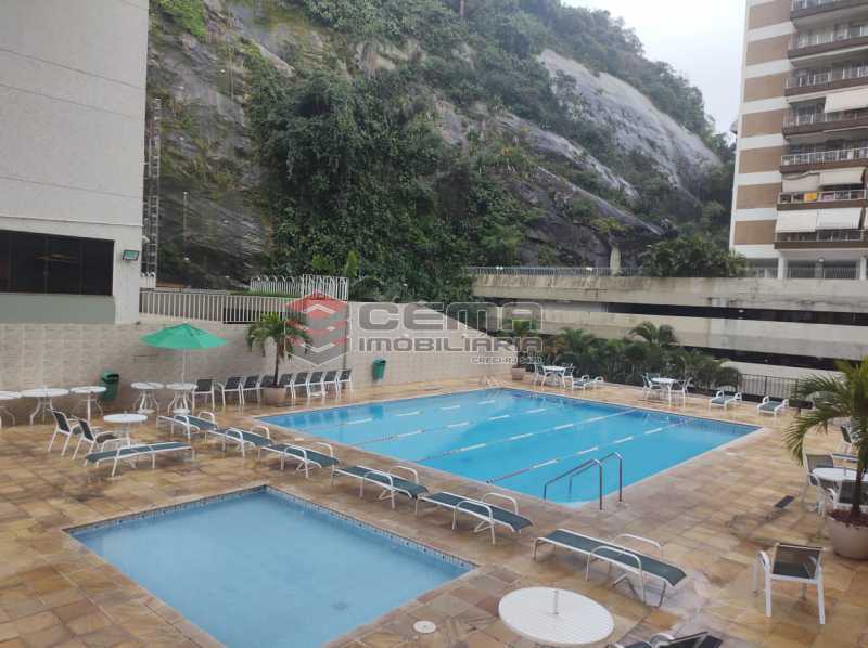 Conheça piscina do imóvel - Excepcional Apartamento 2 quartos com suíte e vaga em Laranjeiras - LAAP25232 - 4 piscina - Excepcional Apartamento 2 quartos com suíte e vaga em Laranjeiras - LAAP25232 - 4