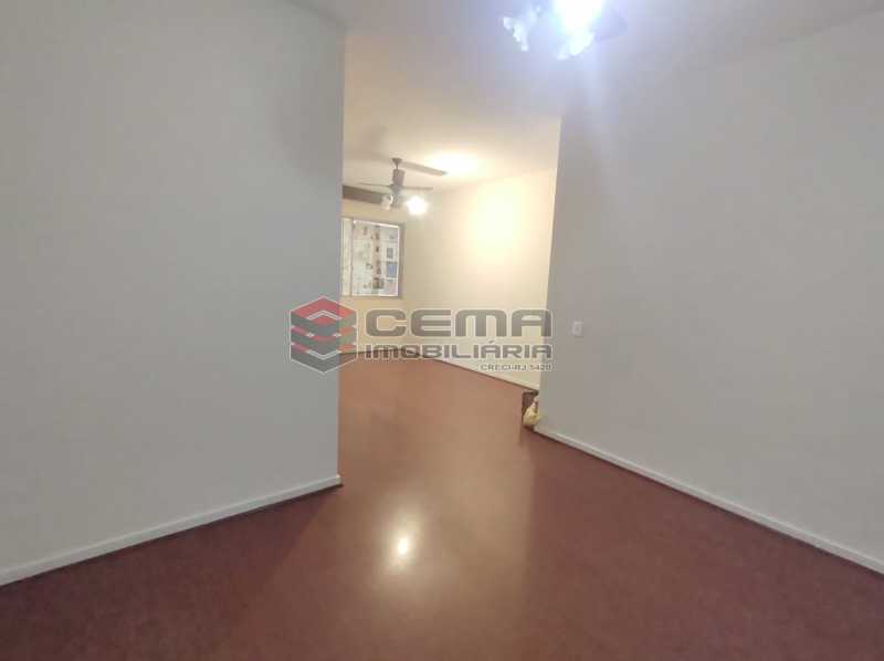 Conheça sala do imóvel - Excepcional Apartamento 2 quartos com suíte e vaga em Laranjeiras - LAAP25232 - 7 sala - Excepcional Apartamento 2 quartos com suíte e vaga em Laranjeiras - LAAP25232 - 7