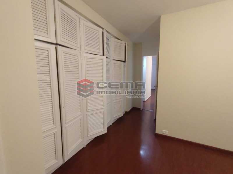 Conheça suite do imóvel - Excepcional Apartamento 2 quartos com suíte e vaga em Laranjeiras - LAAP25232 - 10 suite - Excepcional Apartamento 2 quartos com suíte e vaga em Laranjeiras - LAAP25232 - 10
