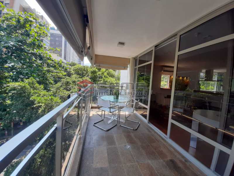 Conheça WhatsApp Image 2021-04-20 at 2 do imóvel - Apartamento para alugar com 4 quartos e 2 vagas na garagem em Ipanema, Rio de Janeiro, RJ. 220M² - LAAP40973 - 1 WhatsApp Image 2021-04-20 at 2 - Apartamento para alugar com 4 quartos e 2 vagas na garagem em Ipanema, Rio de Janeiro, RJ. 220M² - LAAP40973 - 1
