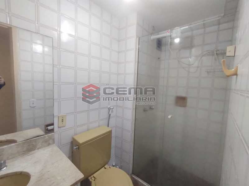 Conheça banheiro social do imóvel - Flat Residencial com serviços e vaga MOBILIADO - LAFL10079 - 12 banheiro social - Flat Residencial com serviços e vaga MOBILIADO - LAFL10079 - 12