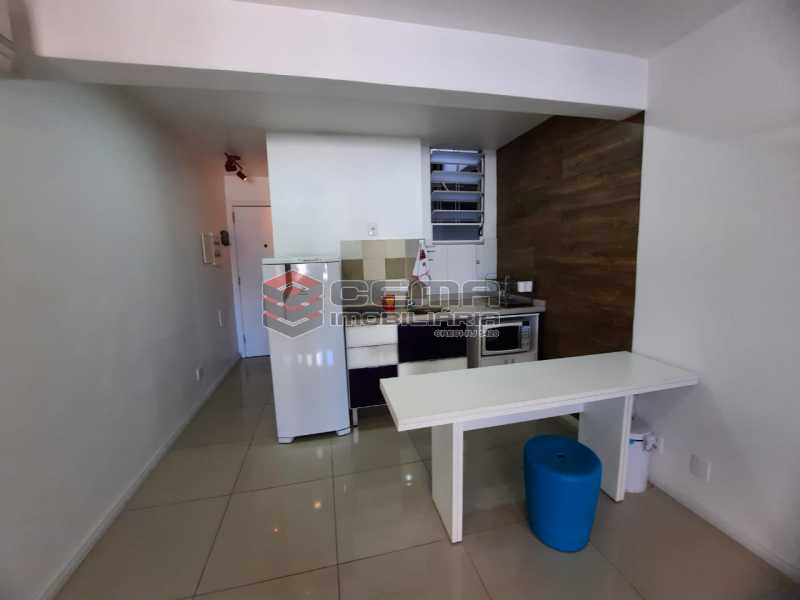 Conheça cozinha do imóvel - Excelente conjugado MOBILIADO no Centro - LAKI10415 - 8 cozinha - Excelente conjugado MOBILIADO no Centro - LAKI10415 - 8