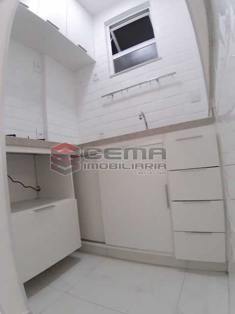 Conheça cozinha do imóvel - quarto e sala reformado Copacabana - LAAP12958 - 9 cozinha - quarto e sala reformado Copacabana - LAAP12958 - 9
