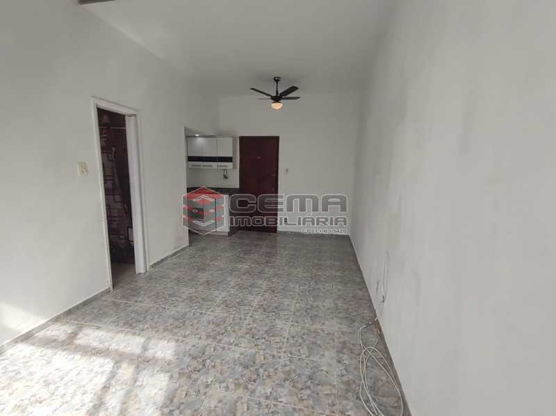 Conheça sala/quarto do imóvel - Excelente conjugado em Laranjeiras - LAKI10420 - 5 sala/quarto - Excelente conjugado em Laranjeiras - LAKI10420 - 5