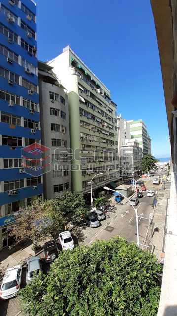 Conheça Vista Sala do imóvel - Apartamento 3 quartos para alugar Copacabana, Zona Sul RJ - R$ 3.500 - LAAP34520 - 19 Vista Sala - Apartamento 3 quartos para alugar Copacabana, Zona Sul RJ - R$ 3.500 - LAAP34520 - 19