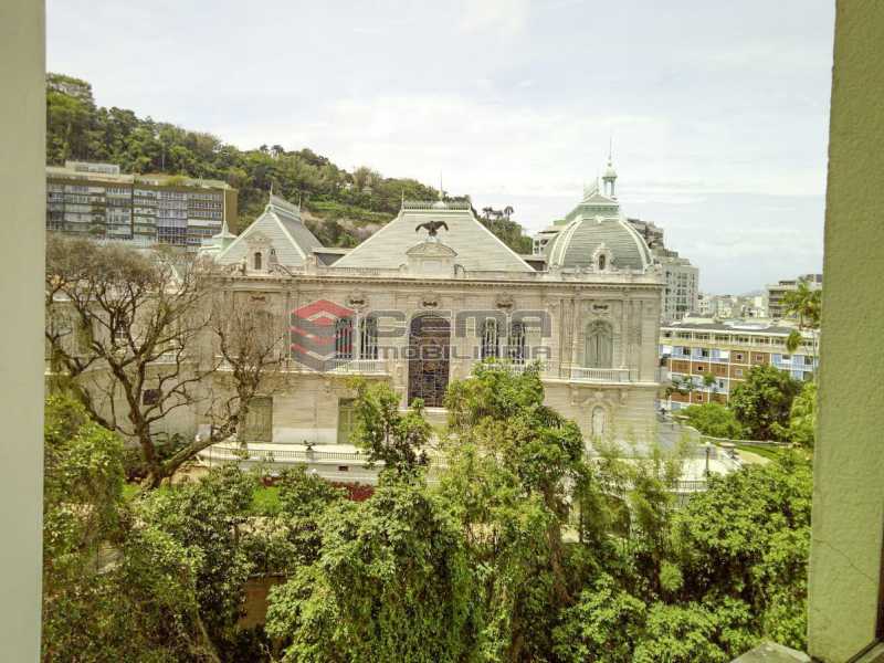 Conheça Vista dos quartos do imóvel - Apartamento 2 quartos para alugar Laranjeiras, Zona Sul RJ - R$ 2.500 - LAAP25349 - 10 Vista dos quartos - Apartamento 2 quartos para alugar Laranjeiras, Zona Sul RJ - R$ 2.500 - LAAP25349 - 10