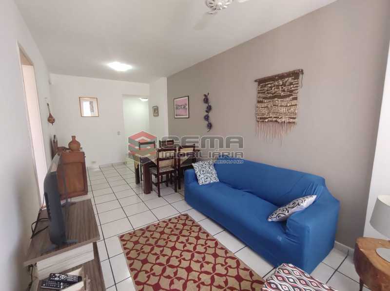 Conheça sala do imóvel - Excelente Flat MOBILIADO no Centro - LAFL10081 - 4 sala - Excelente Flat MOBILIADO no Centro - LAFL10081 - 4