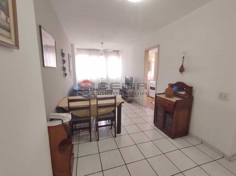 Conheça sala do imóvel - Excelente Flat MOBILIADO no Centro - LAFL10081 - 3 sala - Excelente Flat MOBILIADO no Centro - LAFL10081 - 3