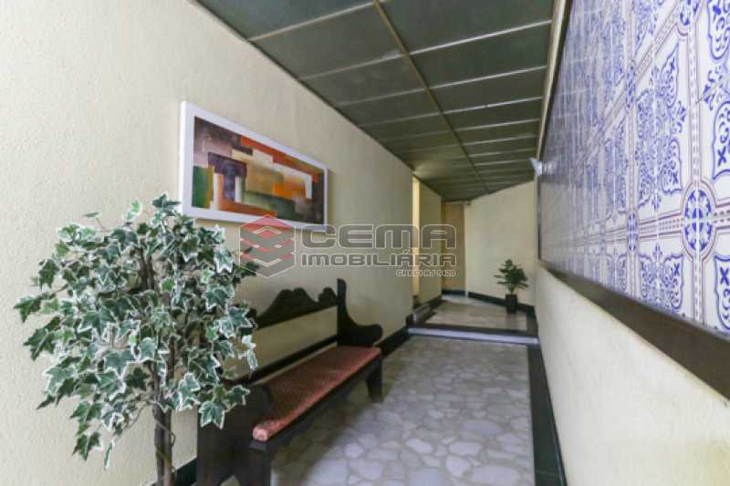 Conheça entrada do imóvel - Excelente Apartamento 2 quartos com suite e closet em Laranjeiras - LAAP25385 - 10 entrada - Excelente Apartamento 2 quartos com suite e closet em Laranjeiras - LAAP25385 - 10