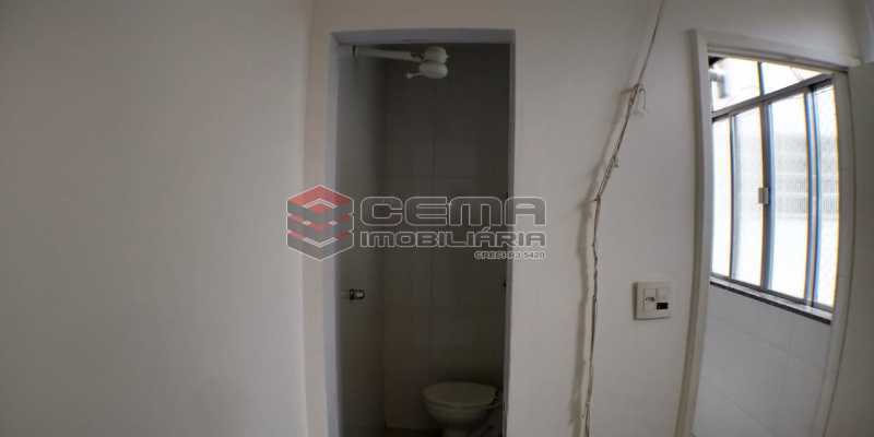 Conheça Banheiro de serviço do imóvel - Apartamento 2 quartos para alugar Laranjeiras, Zona Sul RJ - R$ 1.700 - LAAP25409 - 20 Banheiro de serviço - Apartamento 2 quartos para alugar Laranjeiras, Zona Sul RJ - R$ 1.700 - LAAP25409 - 20