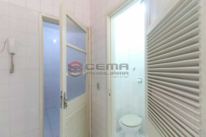 Conheça Banheiro de serviço do imóvel - Apartamento 2 quartos para alugar Laranjeiras, Zona Sul RJ - R$ 1.900 - LAAP25410 - 24 Banheiro de serviço - Apartamento 2 quartos para alugar Laranjeiras, Zona Sul RJ - R$ 1.900 - LAAP25410 - 24