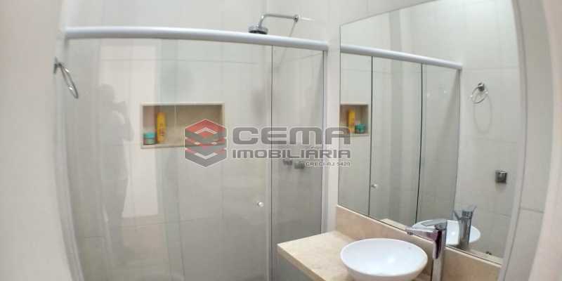 Conheça Banheiro do imóvel - Apartamento 1 quarto para alugar Catete, Zona Sul RJ - R$ 1.600 - LAAP13027 - 9 Banheiro - Apartamento 1 quarto para alugar Catete, Zona Sul RJ - R$ 1.600 - LAAP13027 - 9