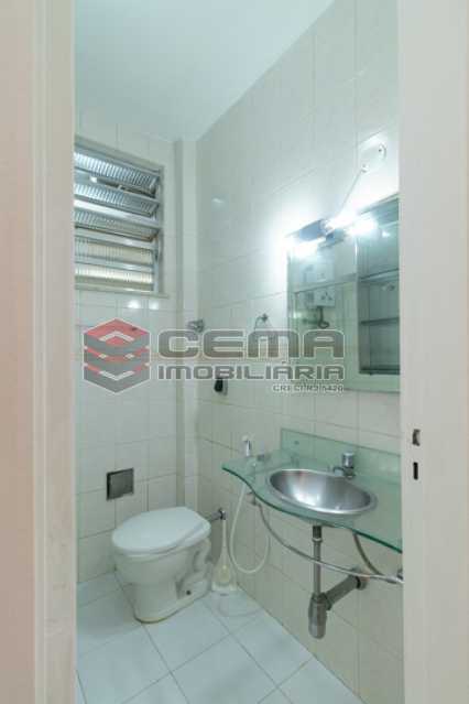 Conheça Banheiro do imóvel - Apartamento 1 quarto para alugar Botafogo, Zona Sul RJ - R$ 1.800 - LAAP13059 - 13 Banheiro - Apartamento 1 quarto para alugar Botafogo, Zona Sul RJ - R$ 1.800 - LAAP13059 - 13
