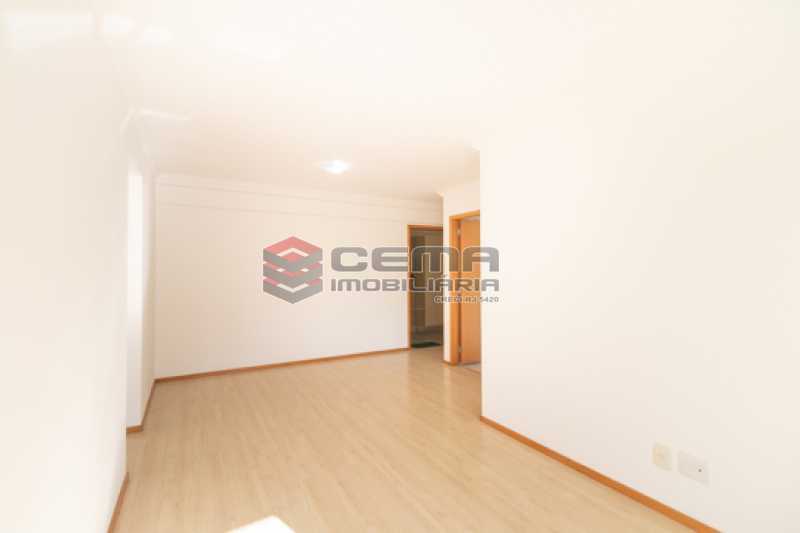 Conheça sala do imóvel - Quartier Carioca. Apartamento 3 quartos com suíte e vaga no Catete - LAAP34624 - 6 sala - Quartier Carioca. Apartamento 3 quartos com suíte e vaga no Catete - LAAP34624 - 6