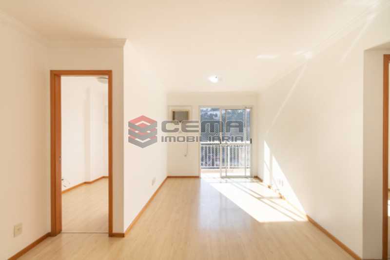 Conheça sala do imóvel - Quartier Carioca. Apartamento 3 quartos com suíte e vaga no Catete - LAAP34624 - 5 sala - Quartier Carioca. Apartamento 3 quartos com suíte e vaga no Catete - LAAP34624 - 5