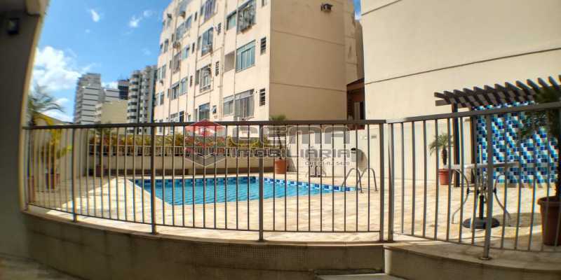 Conheça Piscina do imóvel - Flat 1 quarto para alugar Botafogo, Zona Sul RJ - R$ 2.500 - LAFL10084 - 15 Piscina - Flat 1 quarto para alugar Botafogo, Zona Sul RJ - R$ 2.500 - LAFL10084 - 15