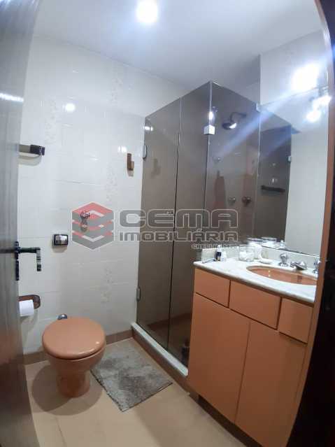 Conheça banheiro social do imóvel - Apartamento 3 quartos para alugar Copacabana, Zona Sul RJ - R$ 4.000 - LAAP34686 - 13 banheiro social - Apartamento 3 quartos para alugar Copacabana, Zona Sul RJ - R$ 4.000 - LAAP34686 - 13