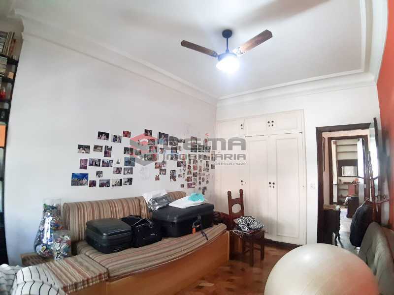 Conheça primeiro quarto do imóvel - Apartamento 3 quartos para alugar Copacabana, Zona Sul RJ - R$ 4.000 - LAAP34686 - 26 primeiro quarto - Apartamento 3 quartos para alugar Copacabana, Zona Sul RJ - R$ 4.000 - LAAP34686 - 26