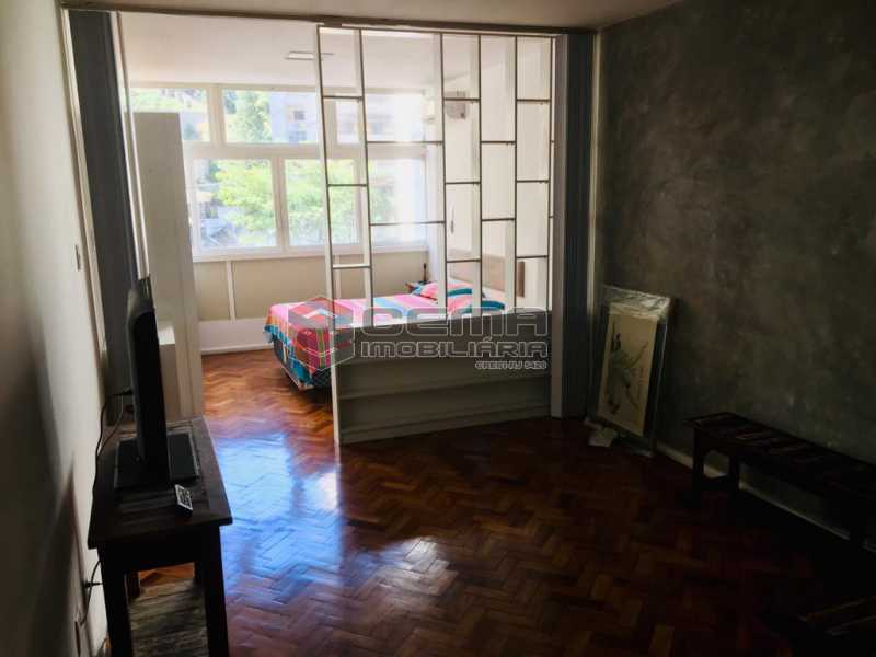 Conheça SALAQUARTO2. do imóvel - Excelente conjugado mobiliado em Copacabana - LAKI10449 - 7 SALAQUARTO2. - Excelente conjugado mobiliado em Copacabana - LAKI10449 - 7