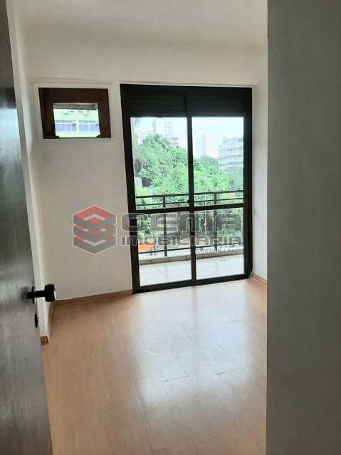 Conheça Suíte do imóvel - Apartamento 2 quartos para alugar Laranjeiras, Zona Sul RJ - R$ 2.900 - LAAP25576 - 5 Suíte - Apartamento 2 quartos para alugar Laranjeiras, Zona Sul RJ - R$ 2.900 - LAAP25576 - 5