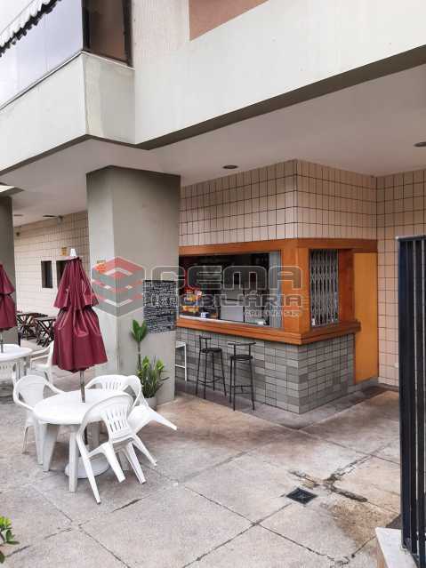 Conheça Bar Piscina do imóvel - Apartamento 2 quartos para alugar Laranjeiras, Zona Sul RJ - R$ 2.900 - LAAP25576 - 18 Bar Piscina - Apartamento 2 quartos para alugar Laranjeiras, Zona Sul RJ - R$ 2.900 - LAAP25576 - 18