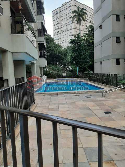 Conheça Piscina do imóvel - Apartamento 2 quartos para alugar Laranjeiras, Zona Sul RJ - R$ 2.900 - LAAP25576 - 19 Piscina - Apartamento 2 quartos para alugar Laranjeiras, Zona Sul RJ - R$ 2.900 - LAAP25576 - 19