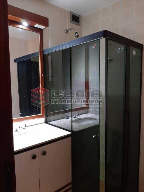 Conheça Banheiro social do imóvel - Apartamento 2 quartos para alugar Laranjeiras, Zona Sul RJ - R$ 2.900 - LAAP25576 - 13 Banheiro social - Apartamento 2 quartos para alugar Laranjeiras, Zona Sul RJ - R$ 2.900 - LAAP25576 - 13