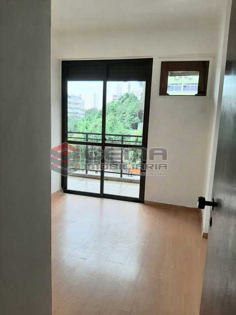 Conheça Suíte do imóvel - Apartamento 2 quartos para alugar Laranjeiras, Zona Sul RJ - R$ 2.900 - LAAP25576 - 7 Suíte - Apartamento 2 quartos para alugar Laranjeiras, Zona Sul RJ - R$ 2.900 - LAAP25576 - 7