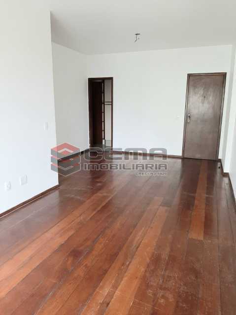 Conheça Sala do imóvel - Apartamento 2 quartos para alugar Laranjeiras, Zona Sul RJ - R$ 2.900 - LAAP25576 - 3 Sala - Apartamento 2 quartos para alugar Laranjeiras, Zona Sul RJ - R$ 2.900 - LAAP25576 - 3