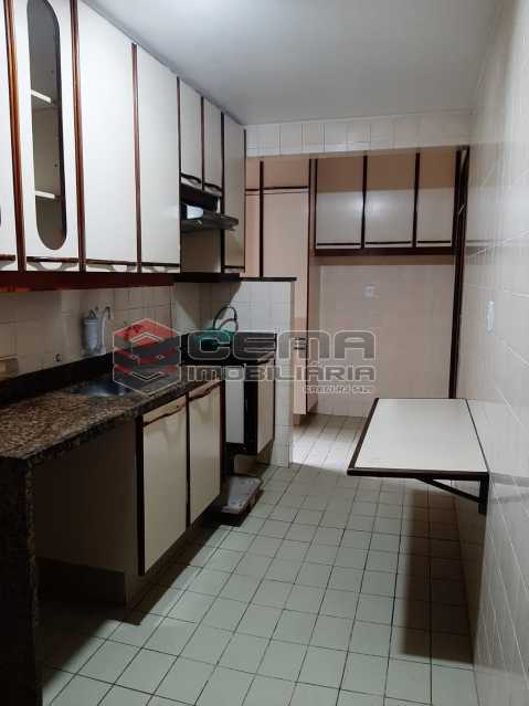 Conheça Cozinha do imóvel - Apartamento 2 quartos para alugar Laranjeiras, Zona Sul RJ - R$ 2.900 - LAAP25576 - 12 Cozinha - Apartamento 2 quartos para alugar Laranjeiras, Zona Sul RJ - R$ 2.900 - LAAP25576 - 12