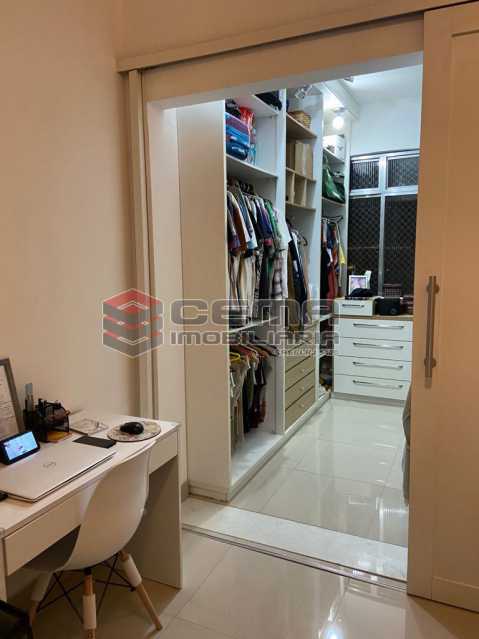 Conheça Closet suíte do imóvel - Apartamento 2 quartos para alugar Glória, Zona Sul RJ - R$ 2.500 - LAAP25601 - 12 Closet suíte - Apartamento 2 quartos para alugar Glória, Zona Sul RJ - R$ 2.500 - LAAP25601 - 12