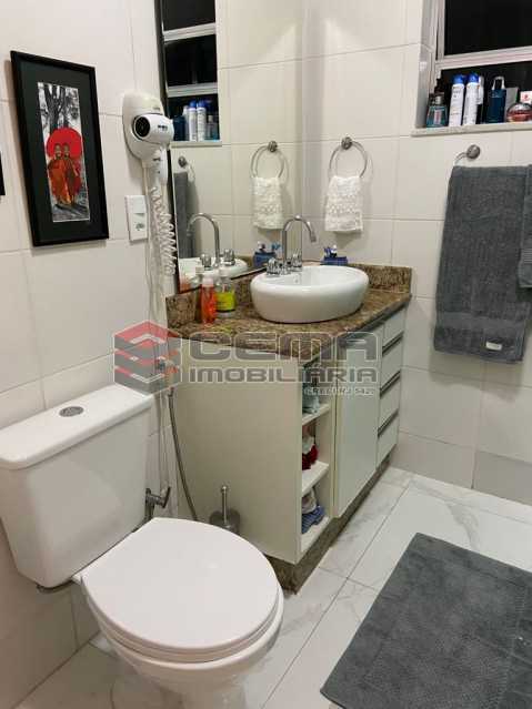 Conheça Banheiro social do imóvel - Apartamento 2 quartos para alugar Glória, Zona Sul RJ - R$ 2.500 - LAAP25601 - 20 Banheiro social - Apartamento 2 quartos para alugar Glória, Zona Sul RJ - R$ 2.500 - LAAP25601 - 20