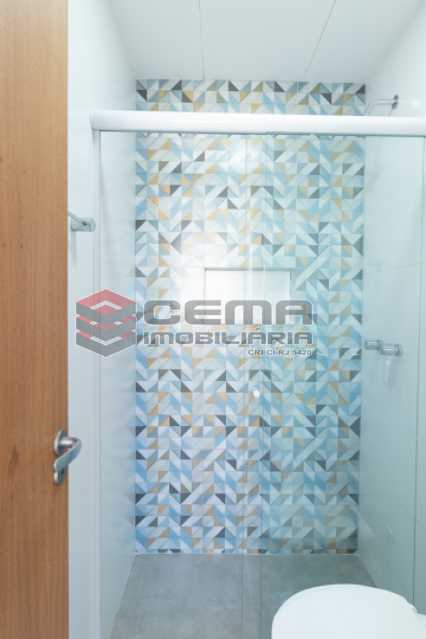 Conheça banheiro do imóvel - Excelente Apartamento Quarto e sala reformadíssimo no Flamengo - LAAP13125 - 17 banheiro - Excelente Apartamento Quarto e sala reformadíssimo no Flamengo - LAAP13125 - 17